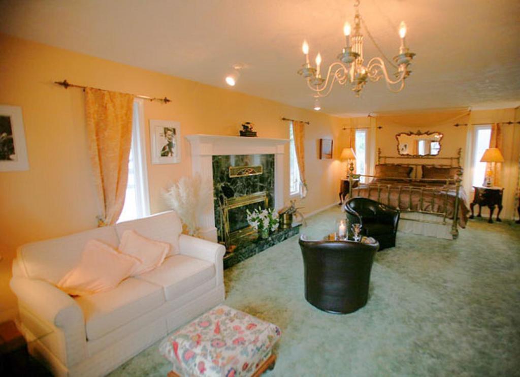 Bed and Breakfast Hemingway'S By The Sea à Esquimalt Chambre photo