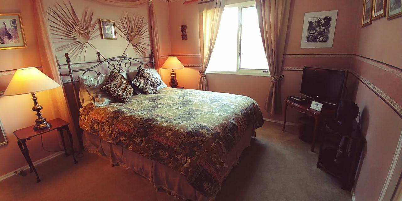 Bed and Breakfast Hemingway'S By The Sea à Esquimalt Extérieur photo